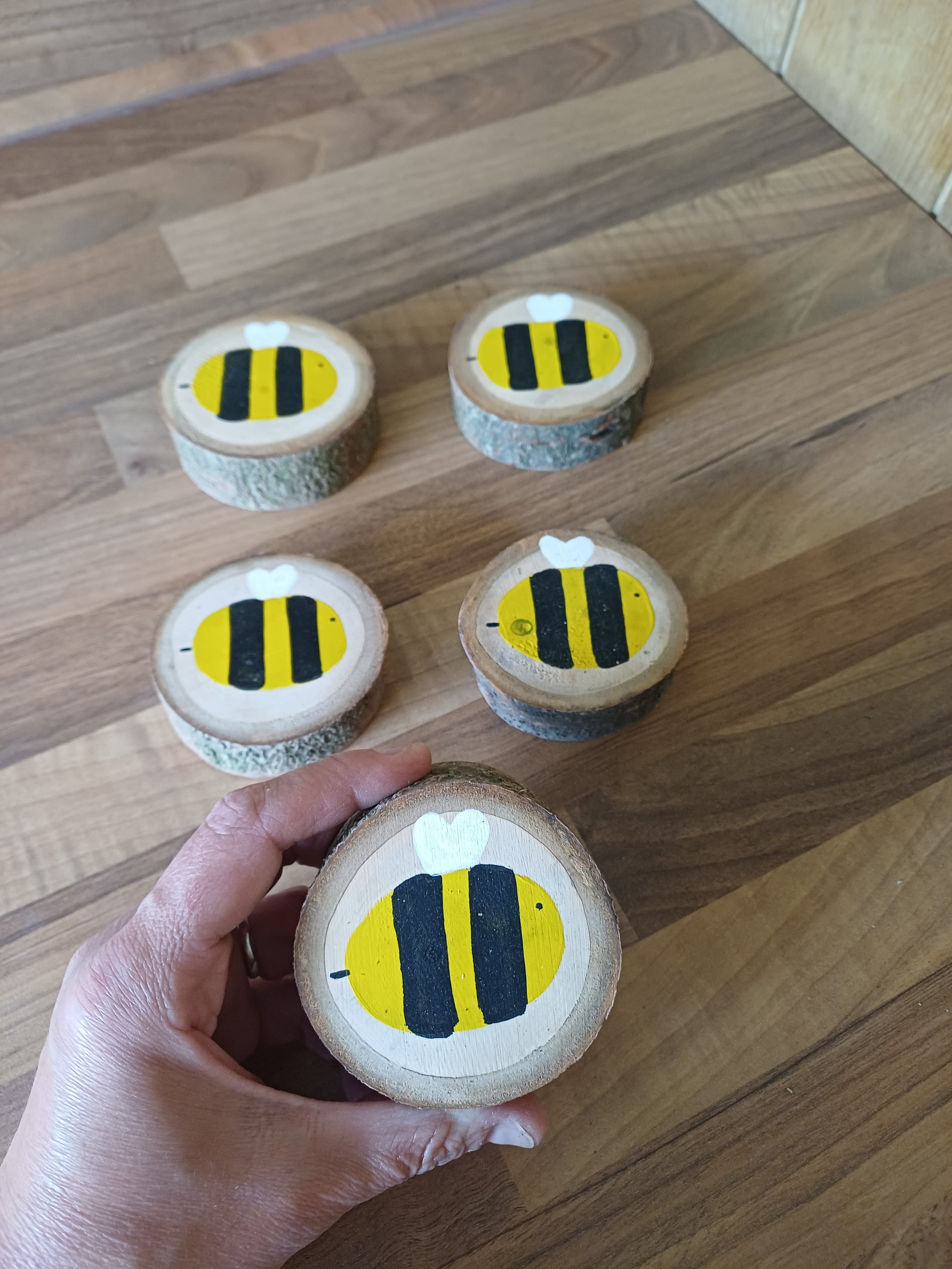 Bees on Chunky Log Slices - Set of 5